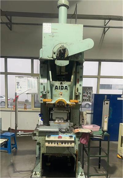 9、75T單發(fā)沖壓機.jpg